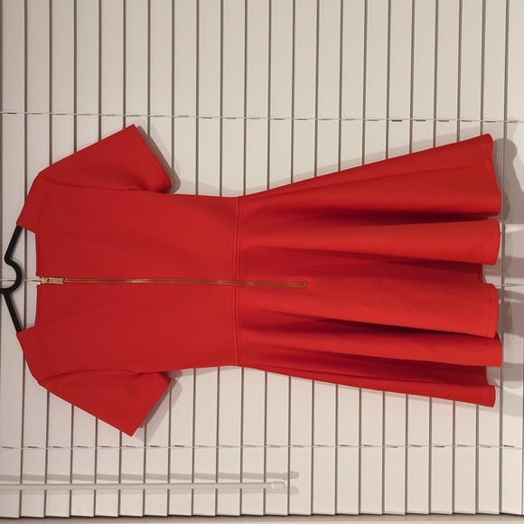 Dress - Picture 4 of 7